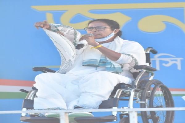 mamata cancels all big rallies in kolkata amid covid surge