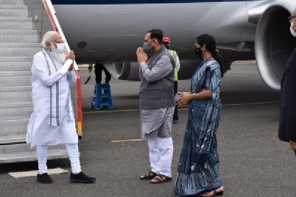 pm modi arrives at bhavnagar will review cyclone damage