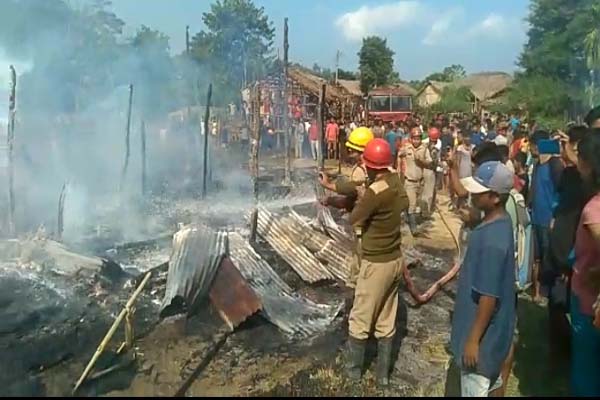 blaze at bru rehabilitation camp at least 31 huts destroyed