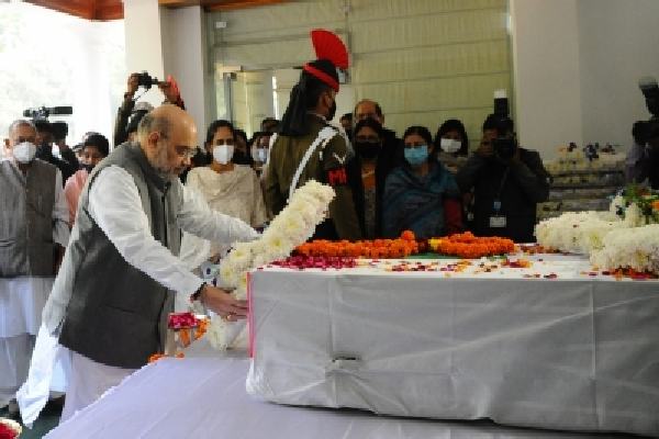 amit shah pays tribute to cds general rawat