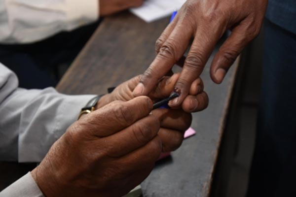 1st time in india senior citizens covid hit people to cast vote at home