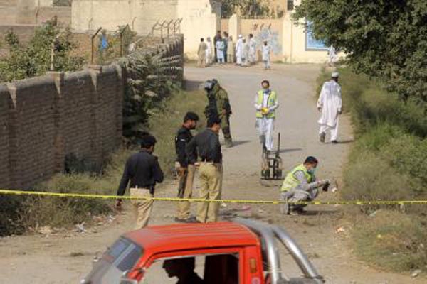 3 killed in attack on polio team in Pakistan