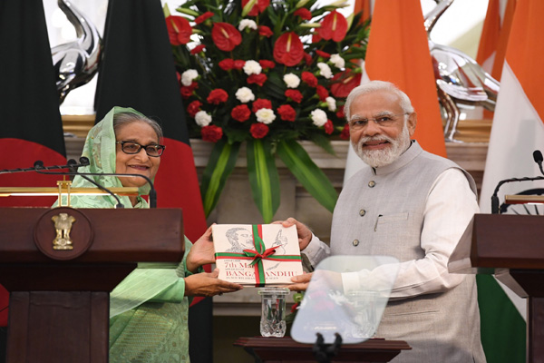 pm modi and his bdesh counterpart sheikh hasina jointly unveils unit-i of maitree power project two countries ink 7 mous