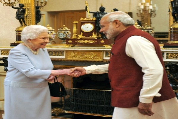 queen elizabeth ii will be remembered as stalwart of our times pm modi