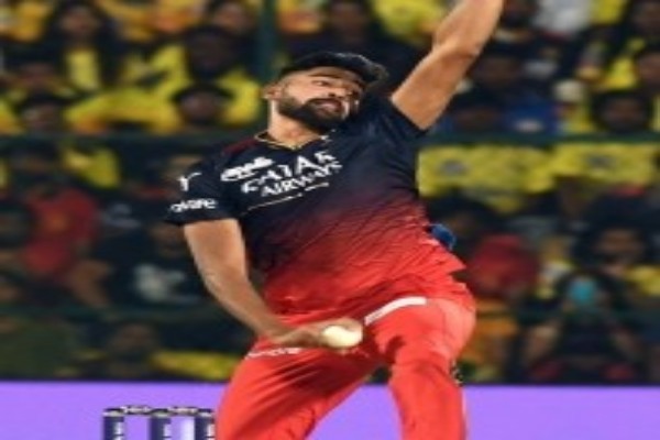 ipl 2023 siraj is one of the best in the world at the moment says rcb bowling coach griffith