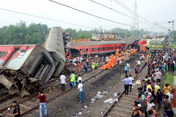 Odisha Train Tragedy: Death Toll Climbs to 261, PM leaves for accident site
