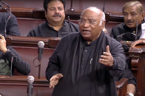 pm modi has time to make political speeches across country but not in parliament kharge