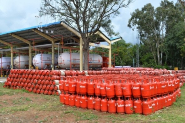 price shock commercial lpg cylinder prices soar by rs 209