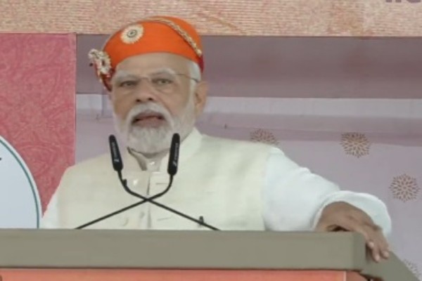 pm modi targets cong on crime law and order in rajasthan