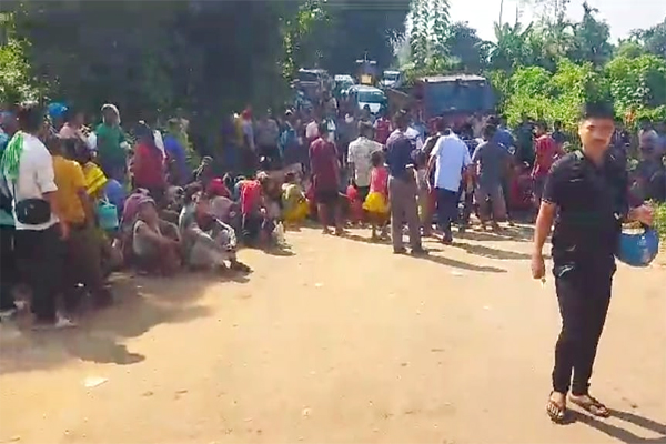 tripura bru reang people block road demanding basic amenities