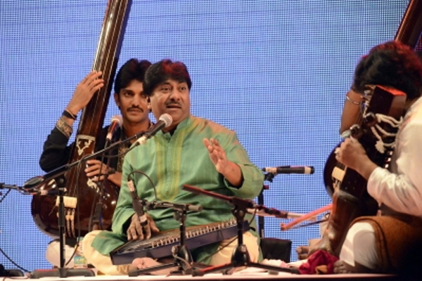 melody muted acclaimed singer rashid khan passes away in kolkata hospital