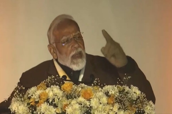 parakram diwas pm modi vows to fulfill netajis ideals