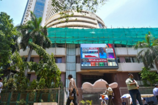 uncertain verdict certain losses indian share indices shed rs 30 lakh crore as counting progresses