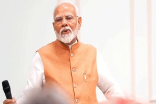 new beginnings over tea pm modi hosts nda mps before swearing-in