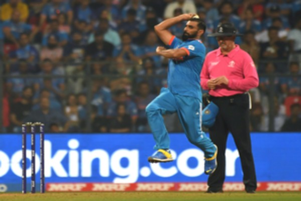 indian fast bowler shami rebukes inzamams doubts on arshdeeps reverse swing