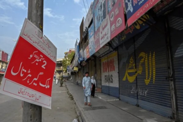 shutter-down strike paralyzes pakistan traders opposition unite against tax burden power tariff hike