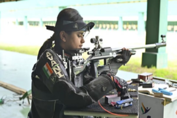 avani lekhara and mona agarwal shine as both qualify for womens 10m air rifle final at paris paralympics