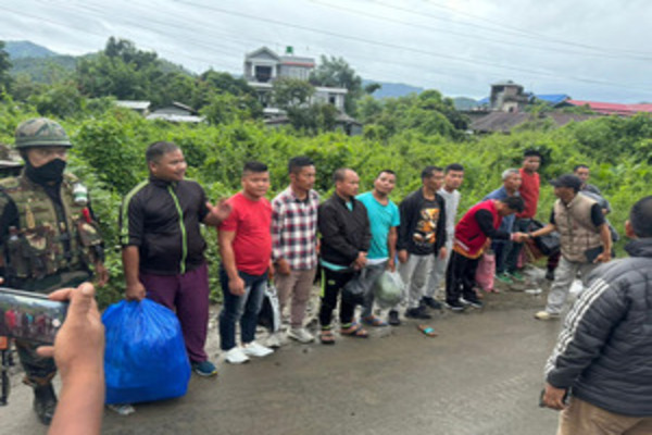 authorities escort 11 kuki-zo undertrials to kangpokpi after securing bail amid security concerns