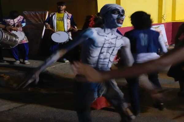 ghostly yet gripping zombie artist stuns puja revelers with bizarre dance in agartala