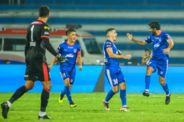 diaz and williams shine as bengaluru fc salvage a point in 2-2 draw in isl 2024-25