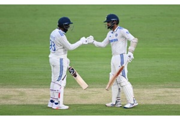 ind vs aus 3rd test partnership between debutant akash deep and bumrah india to avoid follow on