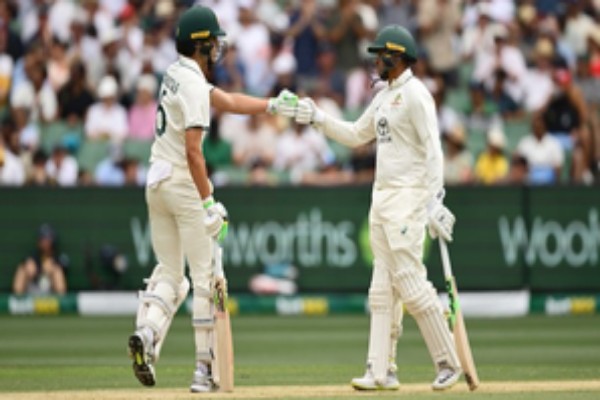 smith anchors konstas thrills australia end day 1 strong at 311 for 6 vs- india