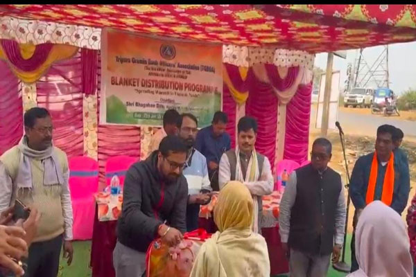 tgboa distributes blankets sports fraternity pays homage to netaji on his birth anniv