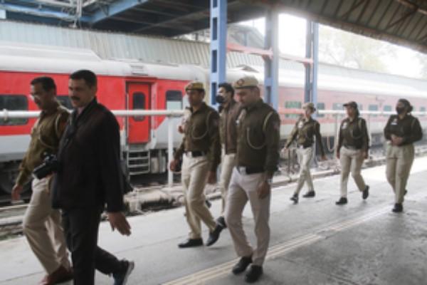 deadly new delhi railway station stampede two-member probe panel visits site secures cctv footage talk to witnesses