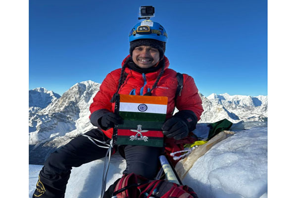 Tripuras-Aritra-Roy-nears-Everest-Summit