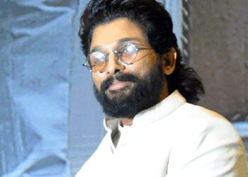 Allu Arjun sweating it out for Atlee's 'AA22' with Jr NTR's trainer