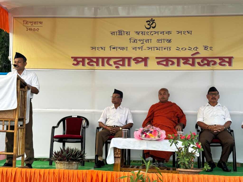 Ven-Dr-Dhammapiya-at-RSS-Tripura-Training-Camp