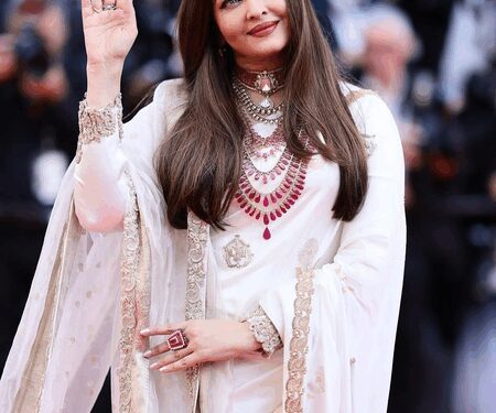 In the wake of India's 'Operation Sindoor', Aishwarya Rai stunned at Cannes with 'sindoor' accentuating her hair parting