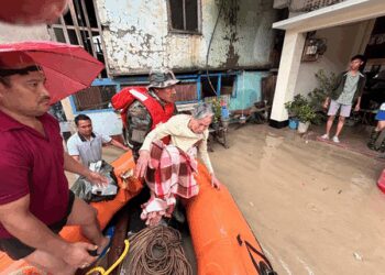 Flood situation grim in Northeast as toll rises to 34; HM Shah talks to CMs
