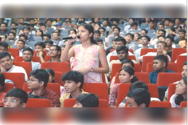 'Deshbhakti Quiz' organised in Guwahati; over 300 teams from Assam, other states participate