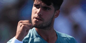 Alcaraz survives Dzumhur scare to reach third round in Cincinnati