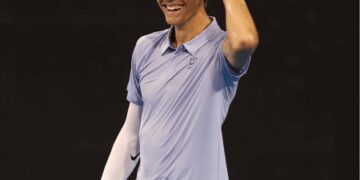 Sinner, Fritz advance in Cincinnati amid fire alarm and power outage chaos