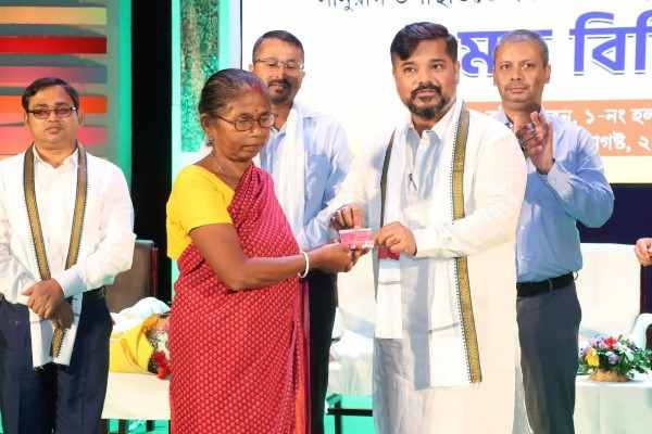 Tripura rolls out PVC Ration card, dealers hail hike in commission
