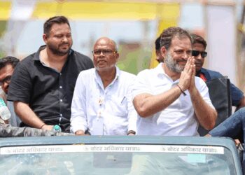 Will work to make Rahul Gandhi next PM: Tejashwi Yadav at Voter Adhikar Yatra