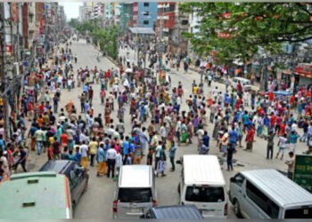 Bangladesh: One dead as workers, security forces clash over factory closure