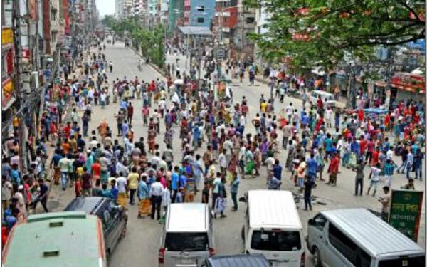 Bangladesh: One dead as workers, security forces clash over factory closure
