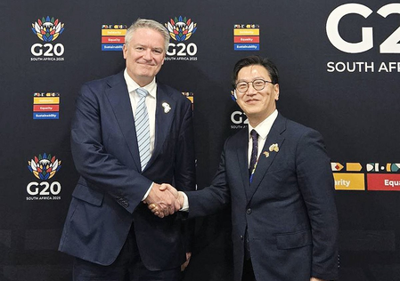 AI to boost labour productivity growth in APEC economies: OECD chief