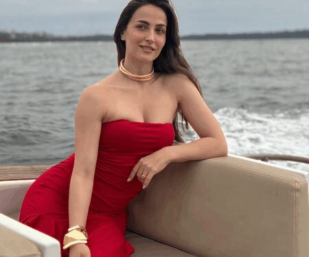 Elli AvrRam is 'feeling great' about performing with Akshay Kumar at Filmfare