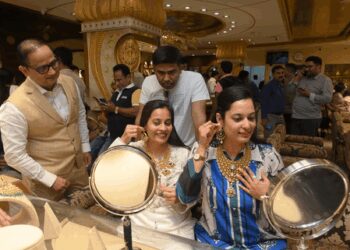 Gold shines on softer Dollar; prices rise over 0.7 pc on MCX