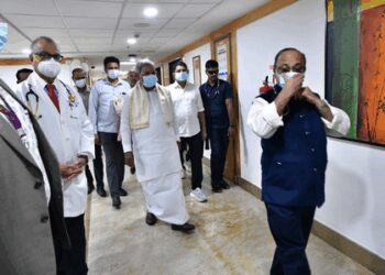 K'taka Guv Thawarchand Gehlot hospitalised; CM Siddaramiah wishes him speedy recovery