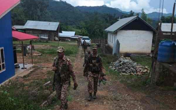 Mob Attacks Manipur Police Convoy in Longja, Vehicles Damaged