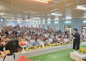 Pradyot roars against identity based politics, Bangladesh