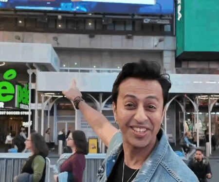 Salim Merchant surprises Sonu Nigam with a special Diwali gift at Times Square