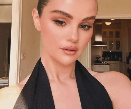 Selena Gomez ‘bawled her eyes out’ during her wedding ceremony