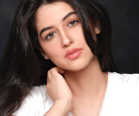 Twinkle Khanna wishes niece Naomika Saran on her birthday