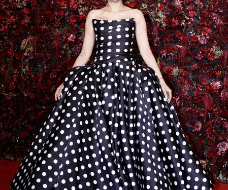 Aditi Rao Hydari warns of her WhatsApp impersonator